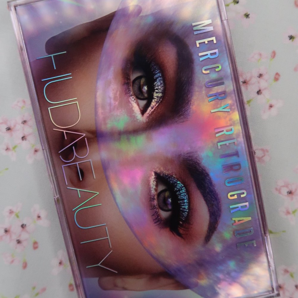 Huda Beauty Mercury in Retrograde Eyeshadow Palette.